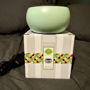 NIB Scentsy Mint Green Mod Warmer